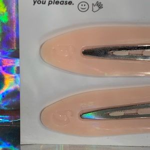 Glossier Makeup - NEW UNUSED LIMITED EDITION GLOSSIER HAIR CLIPS Glossier Makeup - NEW UNUSED LIMITED EDITION GLOSSIER HAIR CLIPS